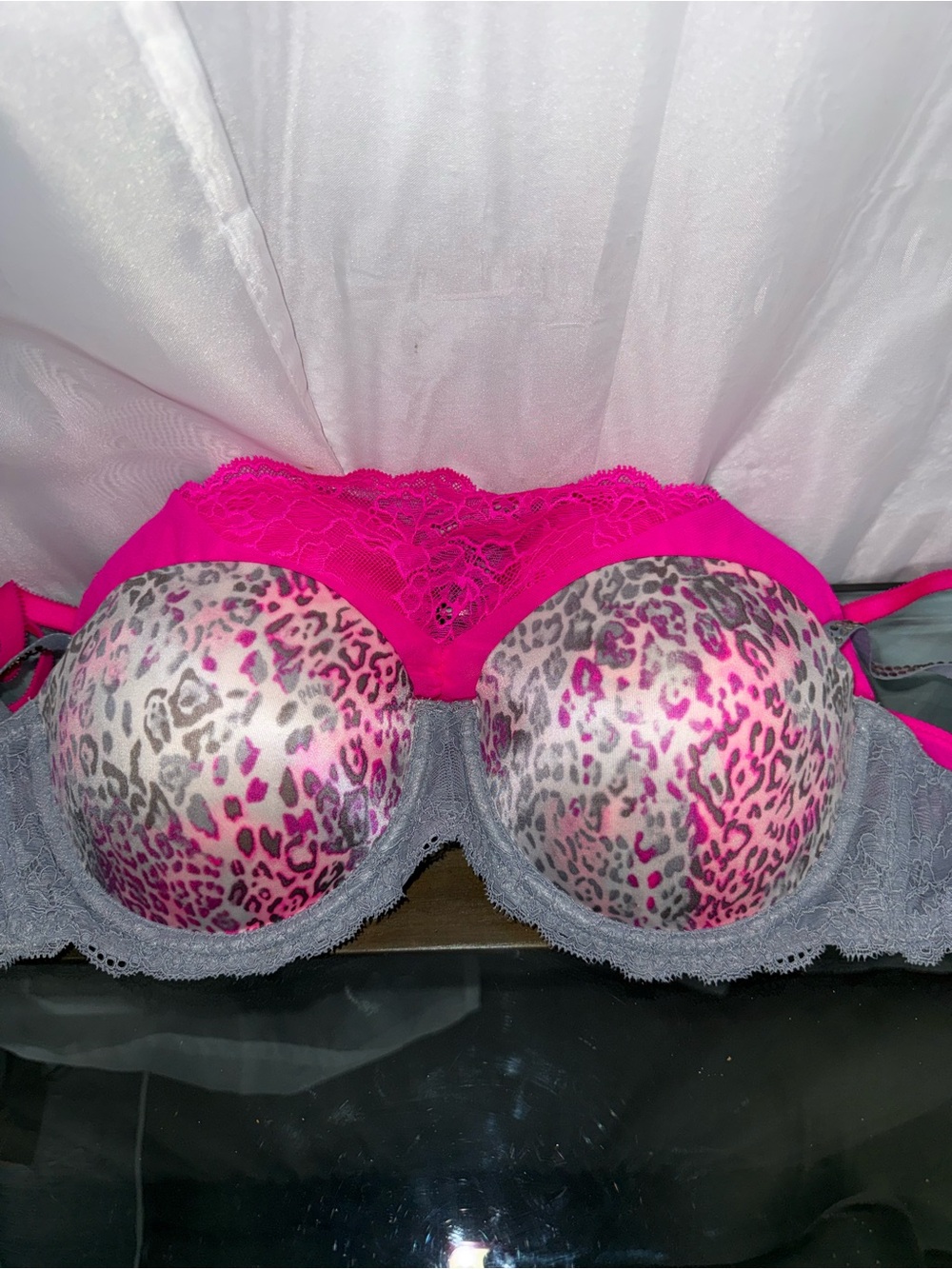 Victoria’s Secret PINK 34D Bra Bundle 2pc Leopard/Floral Lace